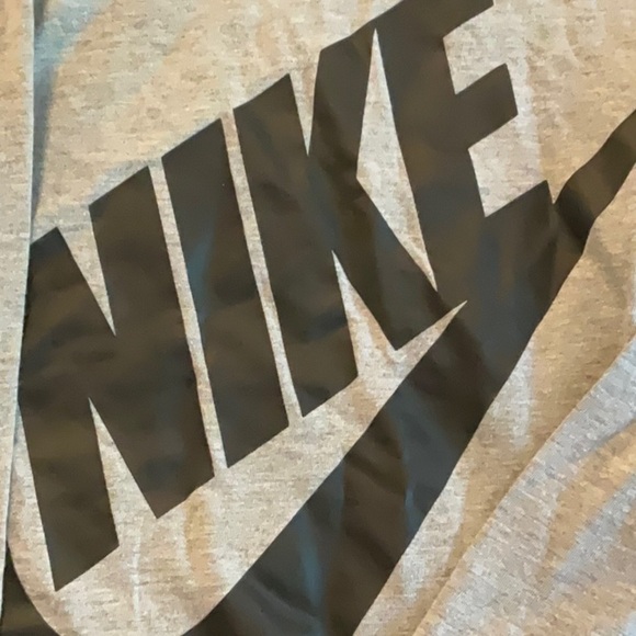 Nike Gray Crew Neck Long Sleeve with Iconic Swoosh - Picture 2 of 6